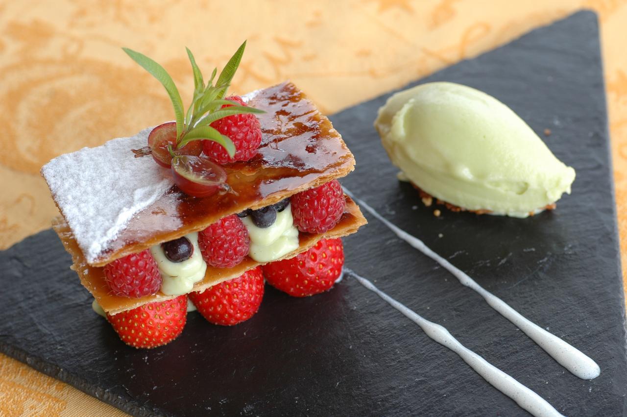 Logis Hotel Restaurant La Tour Dunières Dış mekan fotoğraf