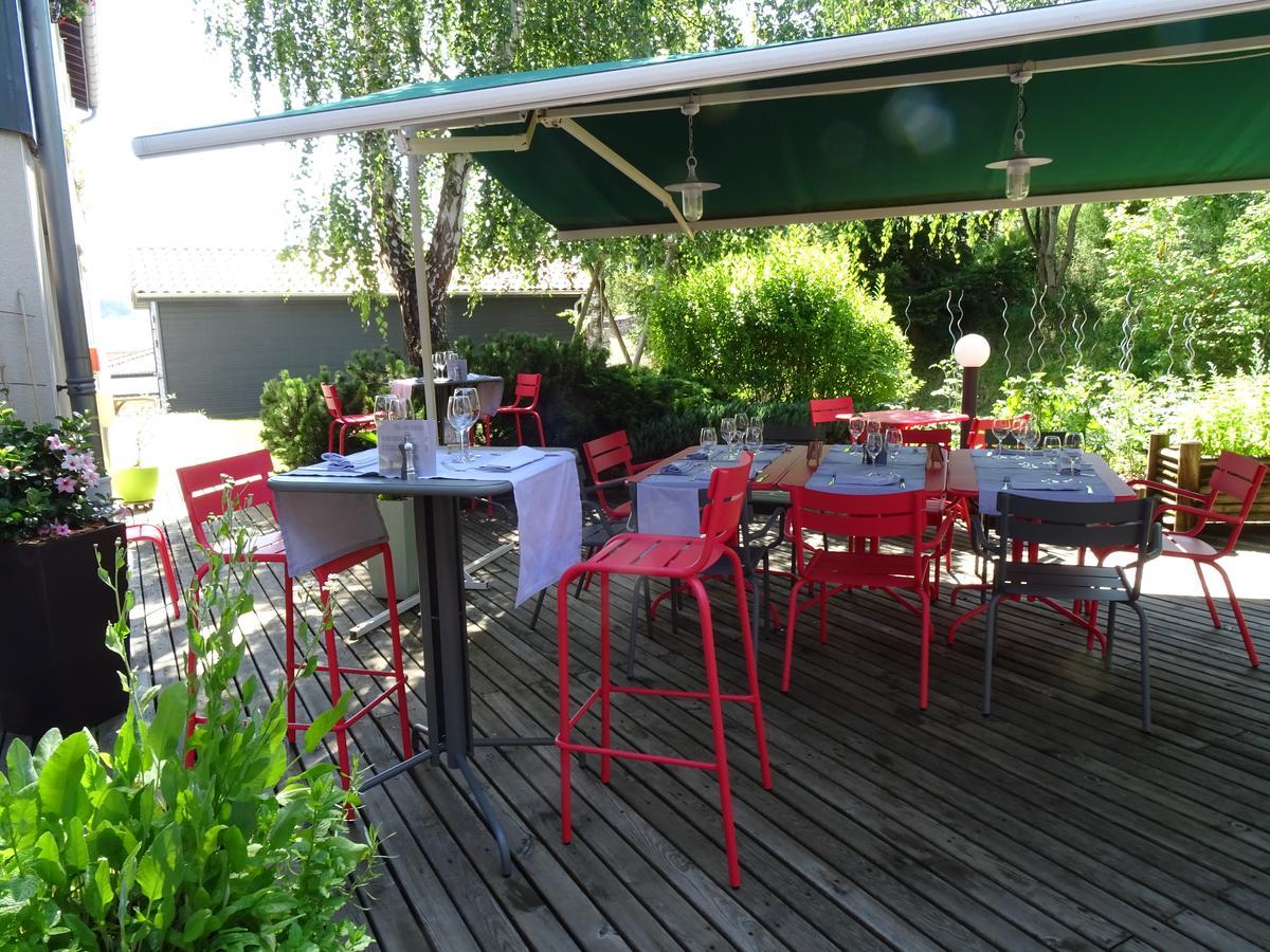 Logis Hotel Restaurant La Tour Dunières Dış mekan fotoğraf